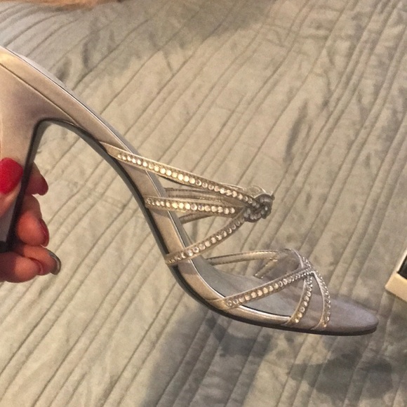 Silver Alfani heels - Picture 2 of 6